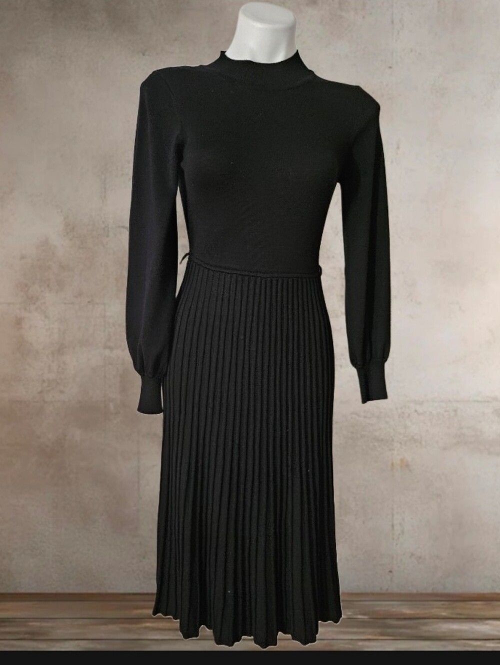 NINA LEONARD Black Long-Sleeve Pleated Knit Dress Medium